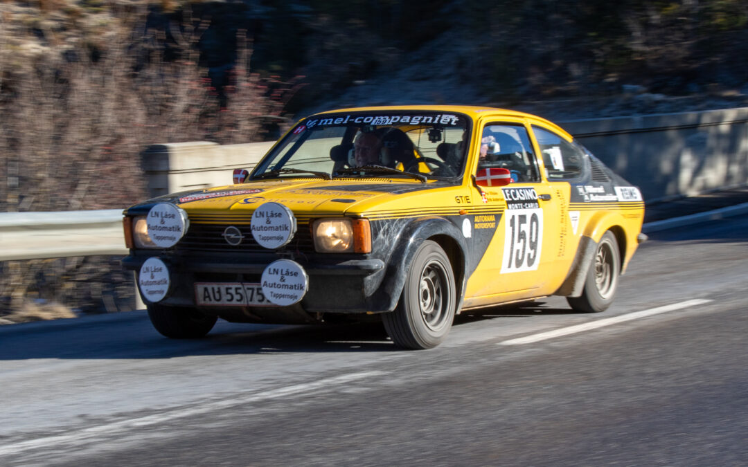 En hektisk dag er slut for de danske deltagere i Rallye Monte Carlo Historique 2022.