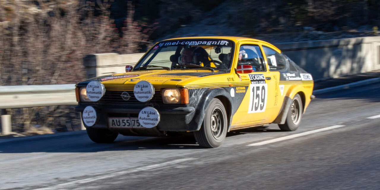 En hektisk dag er slut for de danske deltagere i Rallye Monte Carlo Historique 2022.
