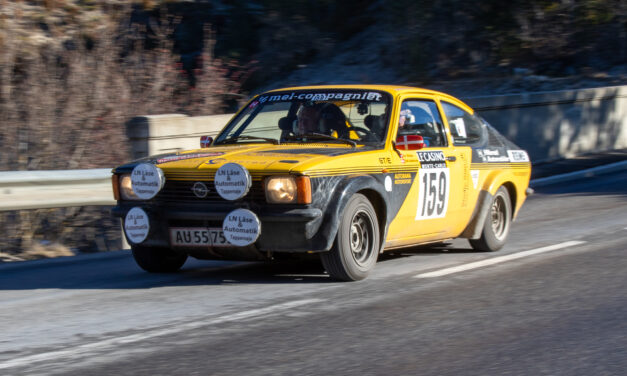 En hektisk dag er slut for de danske deltagere i Rallye Monte Carlo Historique 2022.