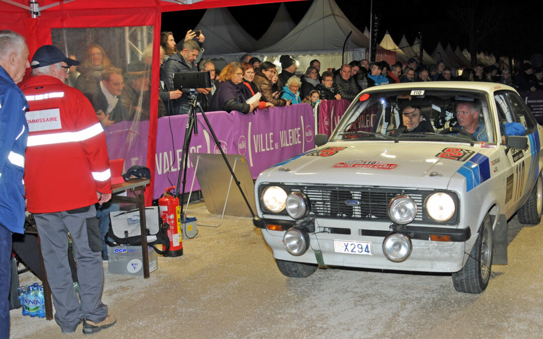 Danske Rallye Monte Carlo Historique deltagere fra TEAM FYNSKE BANK DANMARK overtager de franske bjergveje efter første afdeling af verdensmesterskabet i rally.